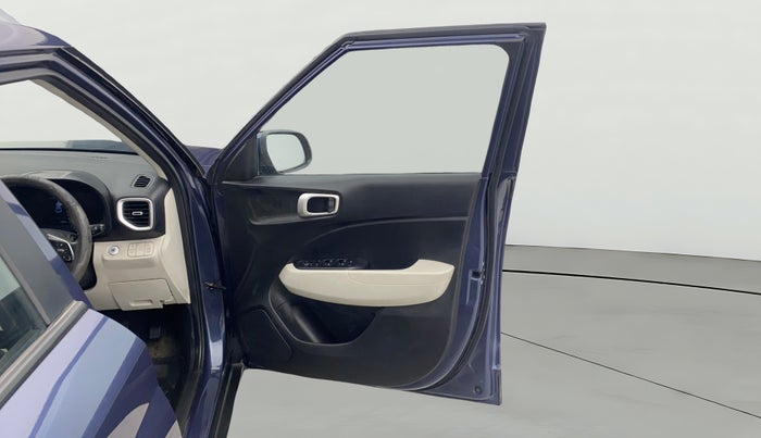 2023 Hyundai VENUE SX 1.2 PETROL, Petrol, Manual, 17,044 km, RHS Front Door