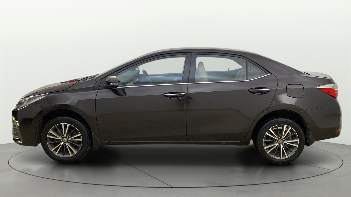 2017 Toyota Corolla Altis GL PETROL, Petrol, Manual, 73,814 km, Left Side