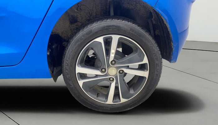 2022 Tata ALTROZ XZ PETROL, Petrol, Manual, 37,724 km, Left Rear Wheel