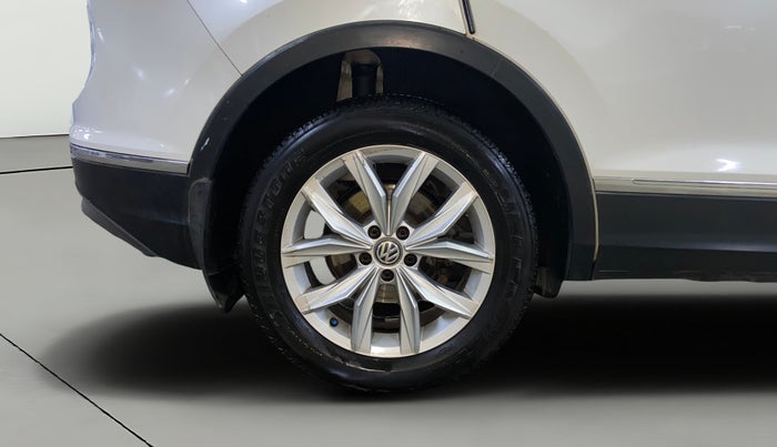 2019 Volkswagen TIGUAN HIGHLINE TDI AT, Diesel, Automatic, 1,21,122 km, Right Rear Wheel
