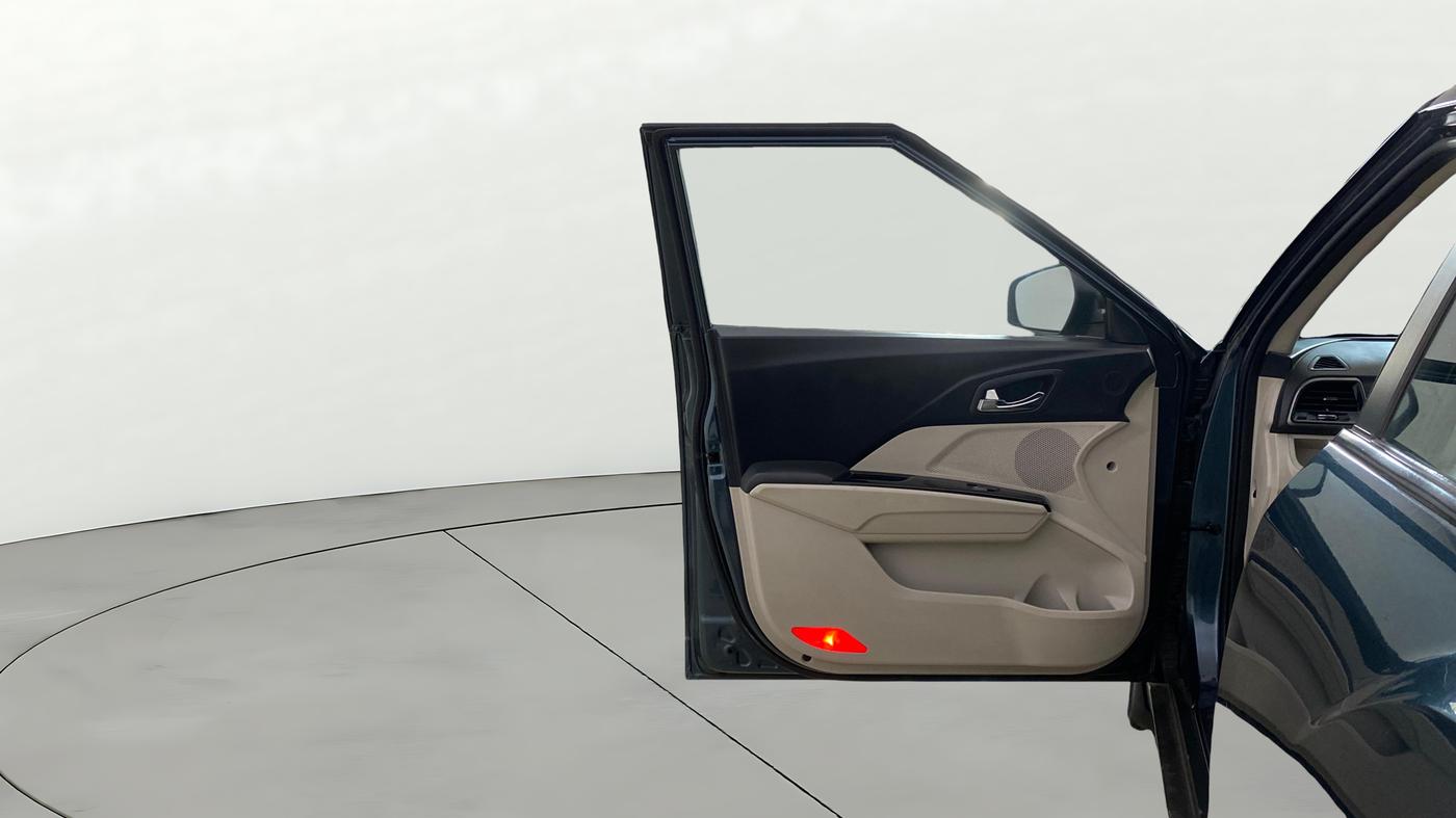 2019 Mahindra XUV300 W8 1.5 DIESEL AMT, Diesel, Automatic, 51,412 km, LHS Front Door