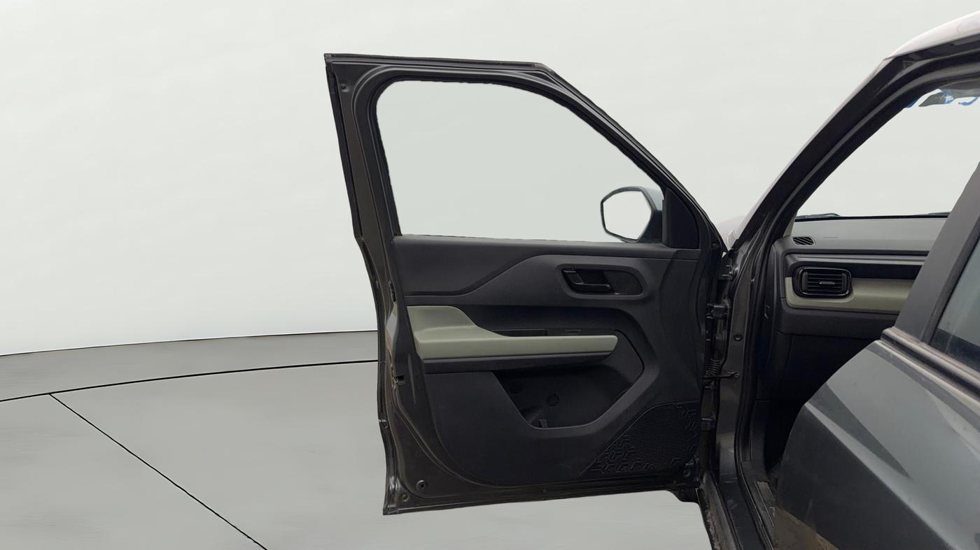 2023 Tata PUNCH ADVENTURE AMT, CNG, Automatic, 32,932 km, LHS Front Door
