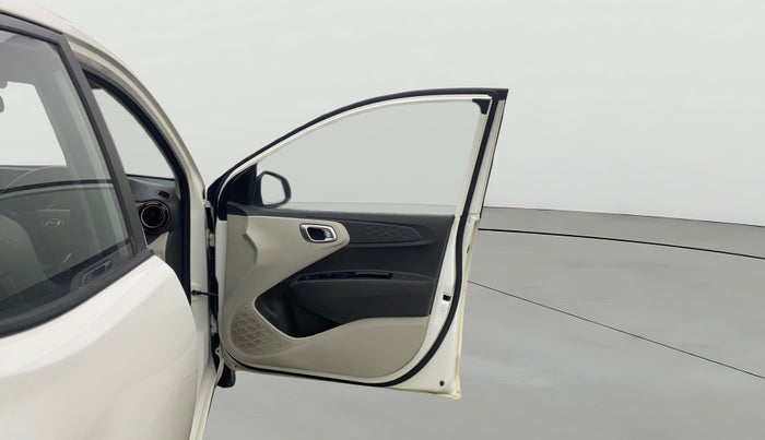 2020 Hyundai AURA SX 1.2 (O), Petrol, Manual, 61,882 km, RHS Front Door