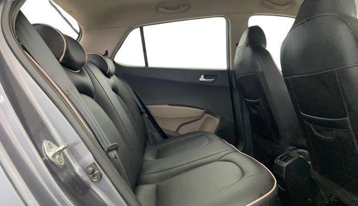 2016 Hyundai Grand i10 ASTA AT 1.2 KAPPA VTVT, Petrol, Automatic, 66,660 km, Right Side Rear Door Cabin