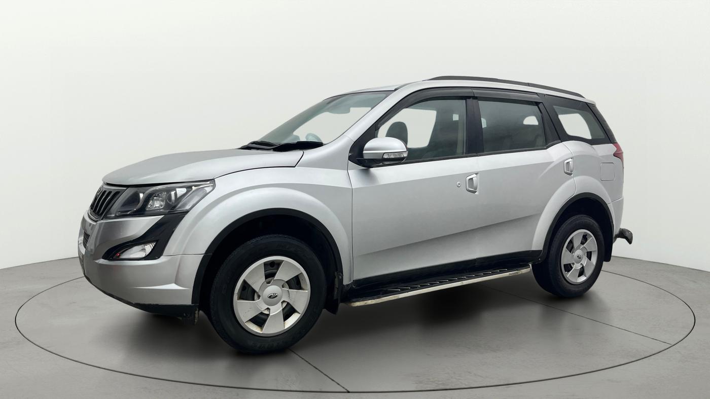 2017 Mahindra XUV500 W6, Diesel, Manual, 90,003 km, Left Front Diagonal