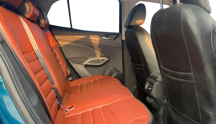 2025 Skoda KUSHAQ  Signature 1.0L TSI MT , Petrol, Manual, 4,742 km, Right Side Rear Door Cabin