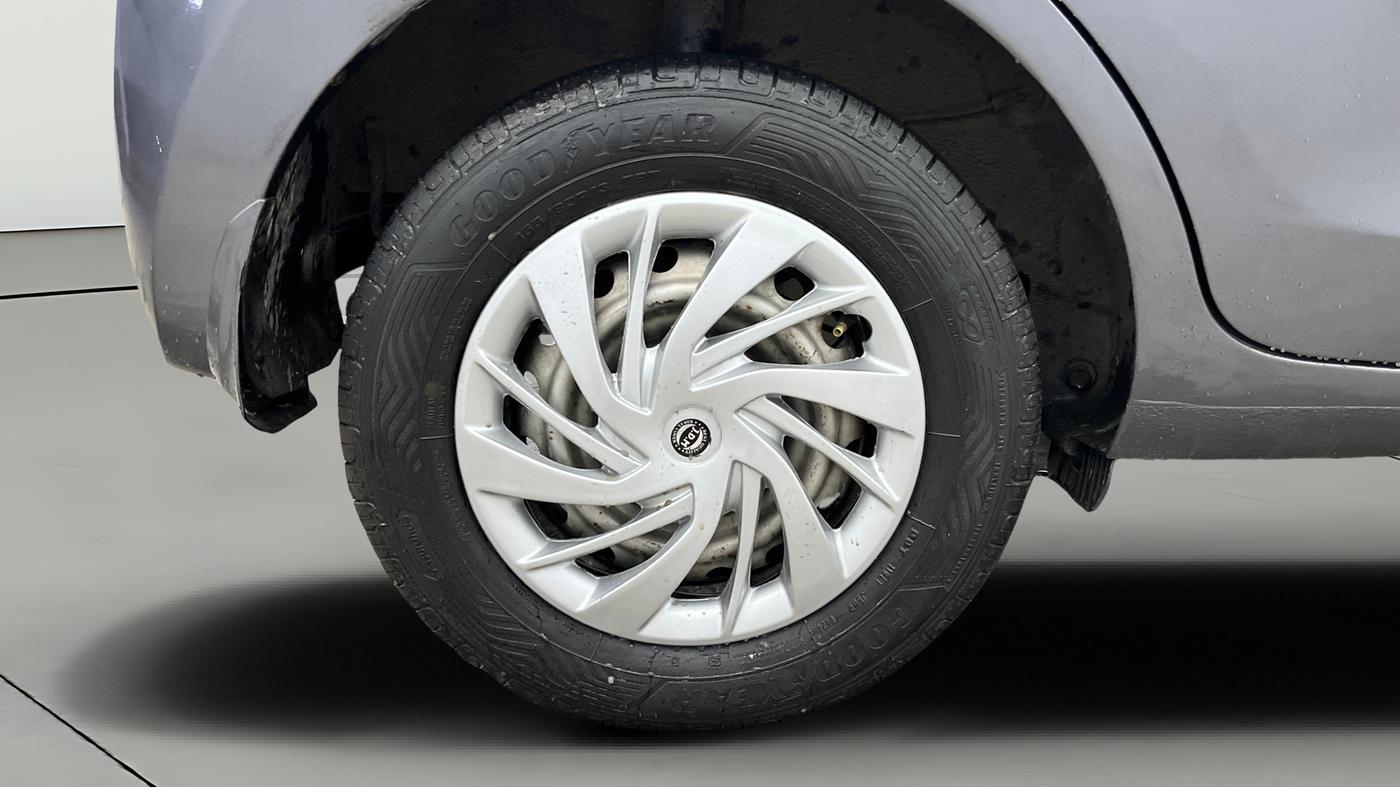 2019 Hyundai NEW SANTRO MAGNA, Petrol, Manual, 85,055 km, Right Rear Wheel