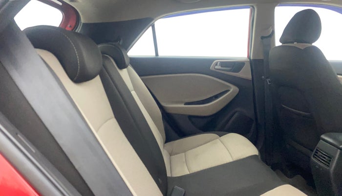 2016 Hyundai Elite i20 ASTA 1.2 (O), Petrol, Manual, 64,929 km, Right Side Rear Door Cabin