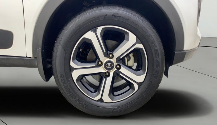 2022 Tata NEXON XZA PLUS (HS) PETROL, Petrol, Automatic, 21,010 km, Right Front Wheel