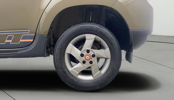 2016 Renault Duster 85 PS RXL DIESEL, Diesel, Manual, 76,902 km, Left Rear Wheel