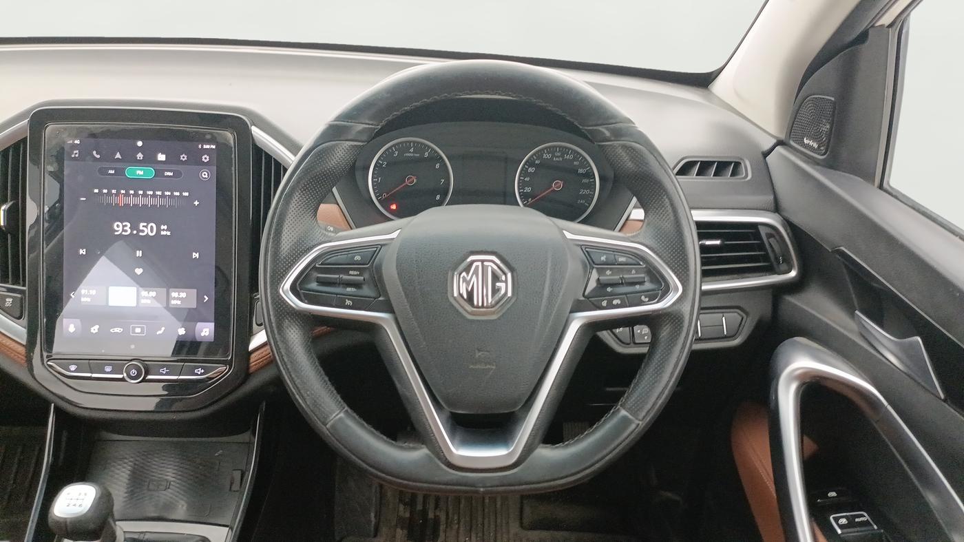 2021 MG HECTOR PLUS SELECT 2.0 DIESEL TURBO MT 7-STR, Diesel, Manual, 87,145 km, Steering Wheel Close Up