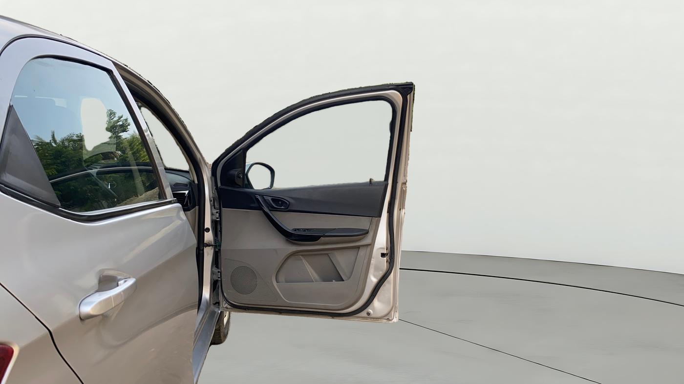 2018 Tata Tiago XT PETROL, Petrol, Manual, 38,109 km, RHS Front Door