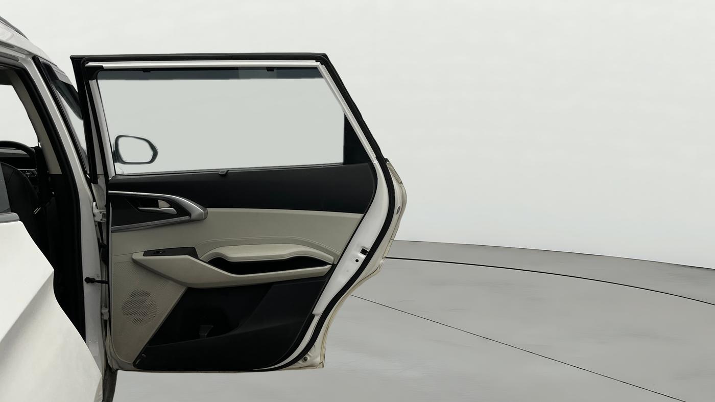 2023 KIA CARENS  PRESTIGE PLUS 1.5 TURBO PETROL DCT 7 STR, Petrol, Automatic, 1,08,754 km, RHS Rear Door