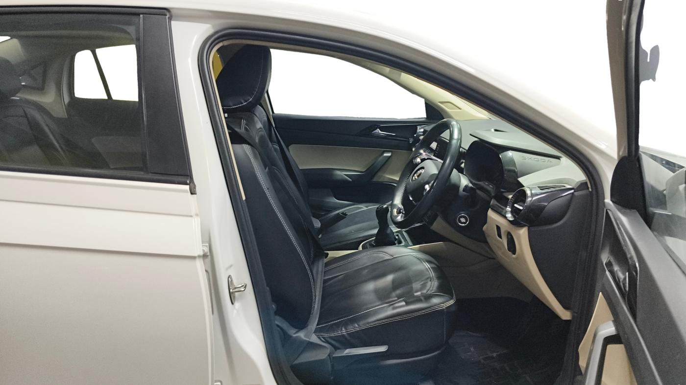2022 Skoda SLAVIA AMBITION 1.0L TSI MT, Petrol, Manual, 75,019 km, Right Side Front Door Cabin