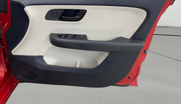 2021 Tata ALTROZ XT PETROL, Petrol, Manual, 22,055 km, Driver Side Door Panels Control