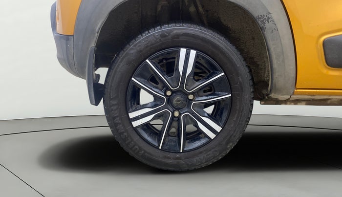 2022 Renault Kwid CLIMBER 1.0 AMT Dual Tone , Petrol, Automatic, 25,418 km, Right Rear Wheel