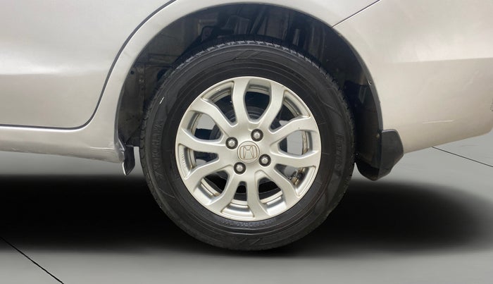 2014 Honda Amaze 1.2L I-VTEC VX, Petrol, Manual, 1,39,732 km, Left Rear Wheel