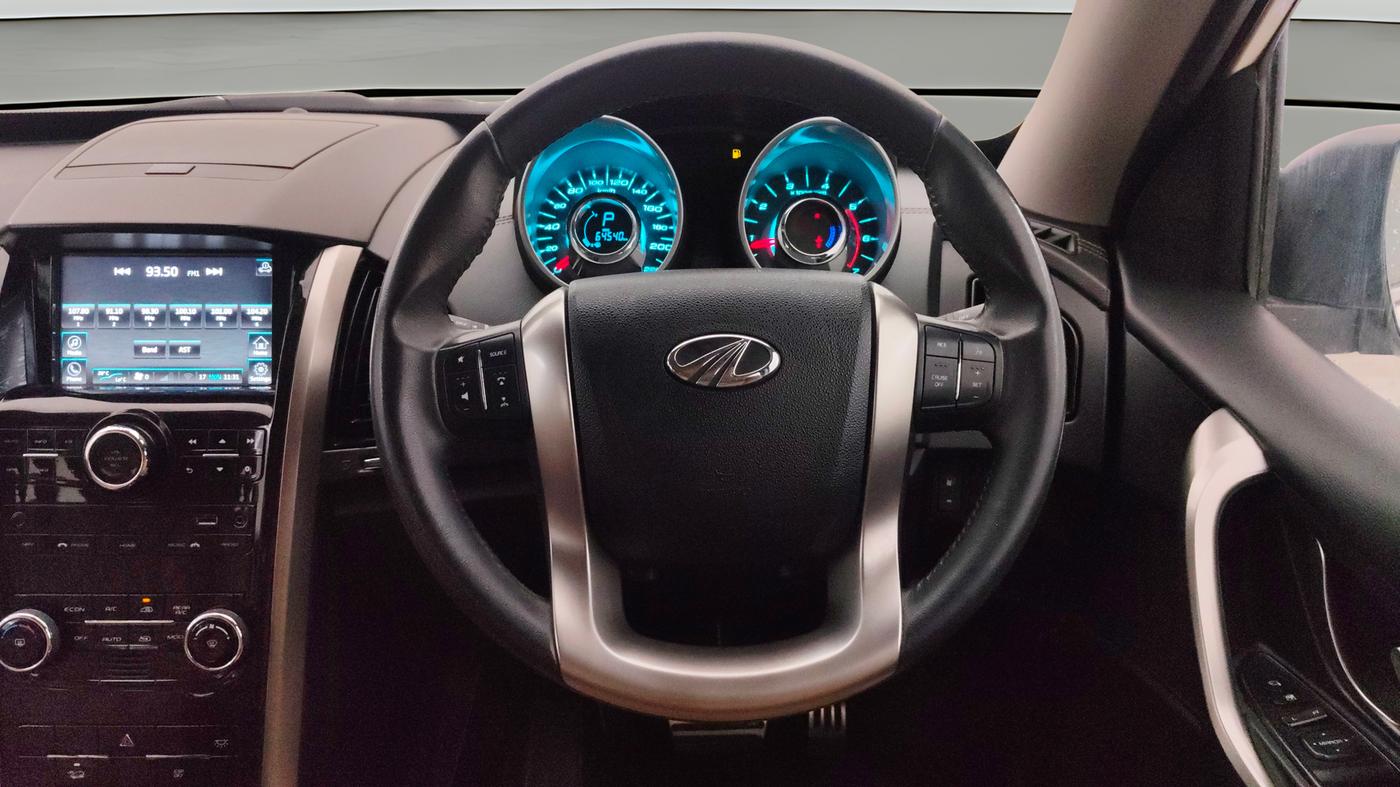 2021 Mahindra XUV500 W11 AT, Diesel, Automatic, 64,516 km, Steering Wheel Close Up