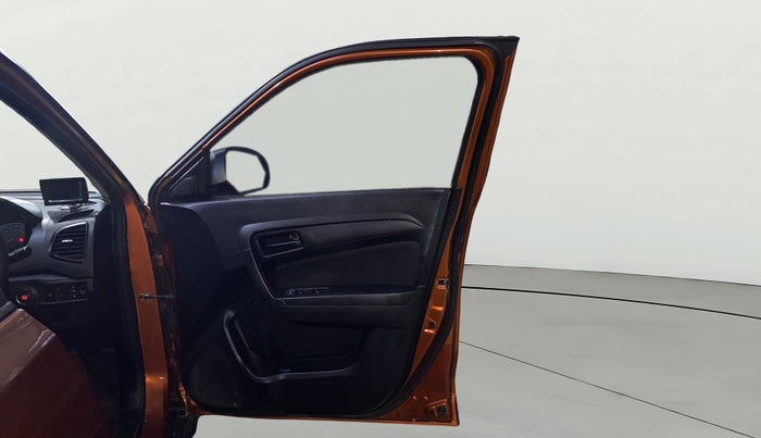 2020 Maruti Vitara Brezza VXI AT SHVS, Petrol, Automatic, 75,835 km, RHS Front Door