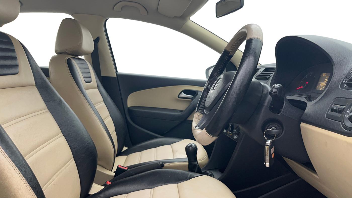 2016 Volkswagen Ameo COMFORTLINE 1.2L, Petrol, Manual, 66,582 km, Right Side Front Door Cabin