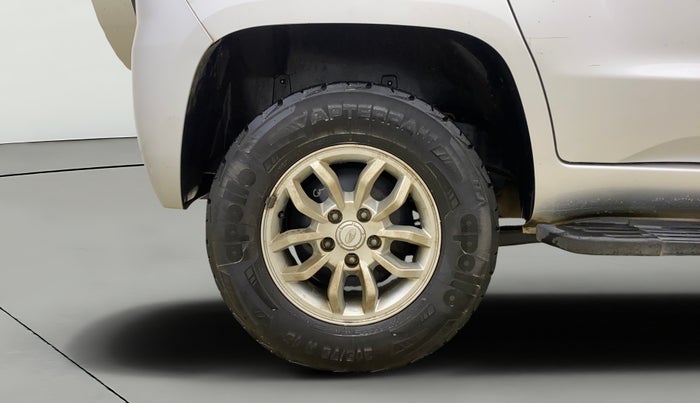 2015 Mahindra TUV300 T8, Diesel, Manual, 28,048 km, Right Rear Wheel