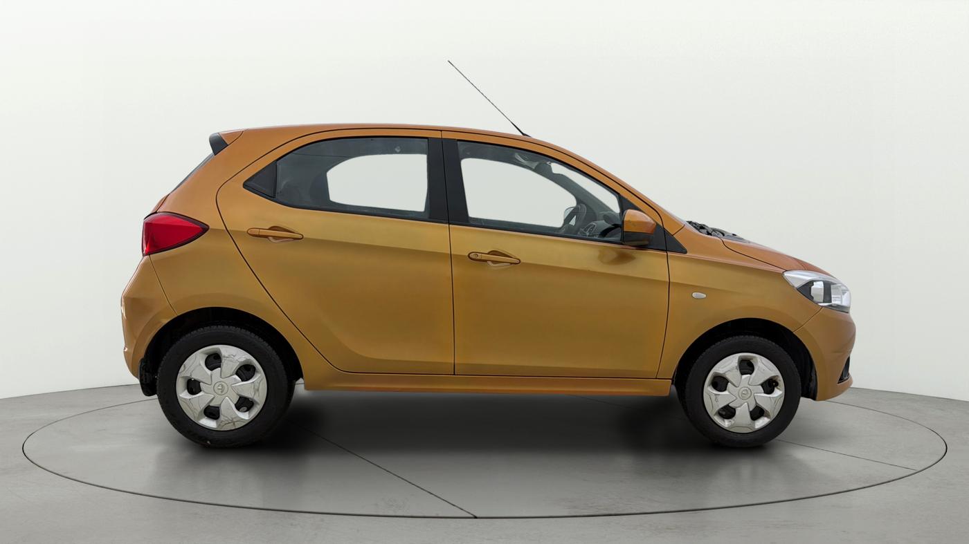 2016 Tata Tiago XT (O) PETROL, Petrol, Manual, 40,851 km, Right Side View