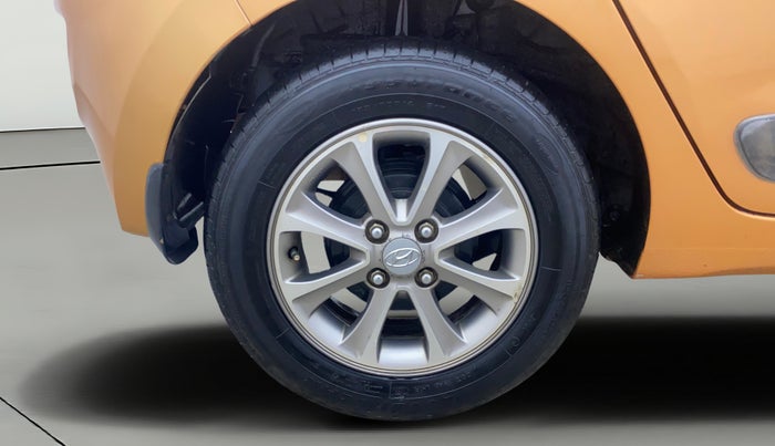 2016 Hyundai Grand i10 ASTA (O) AT 1.2 KAPPA VTVT, Petrol, Automatic, 64,215 km, Right Rear Wheel