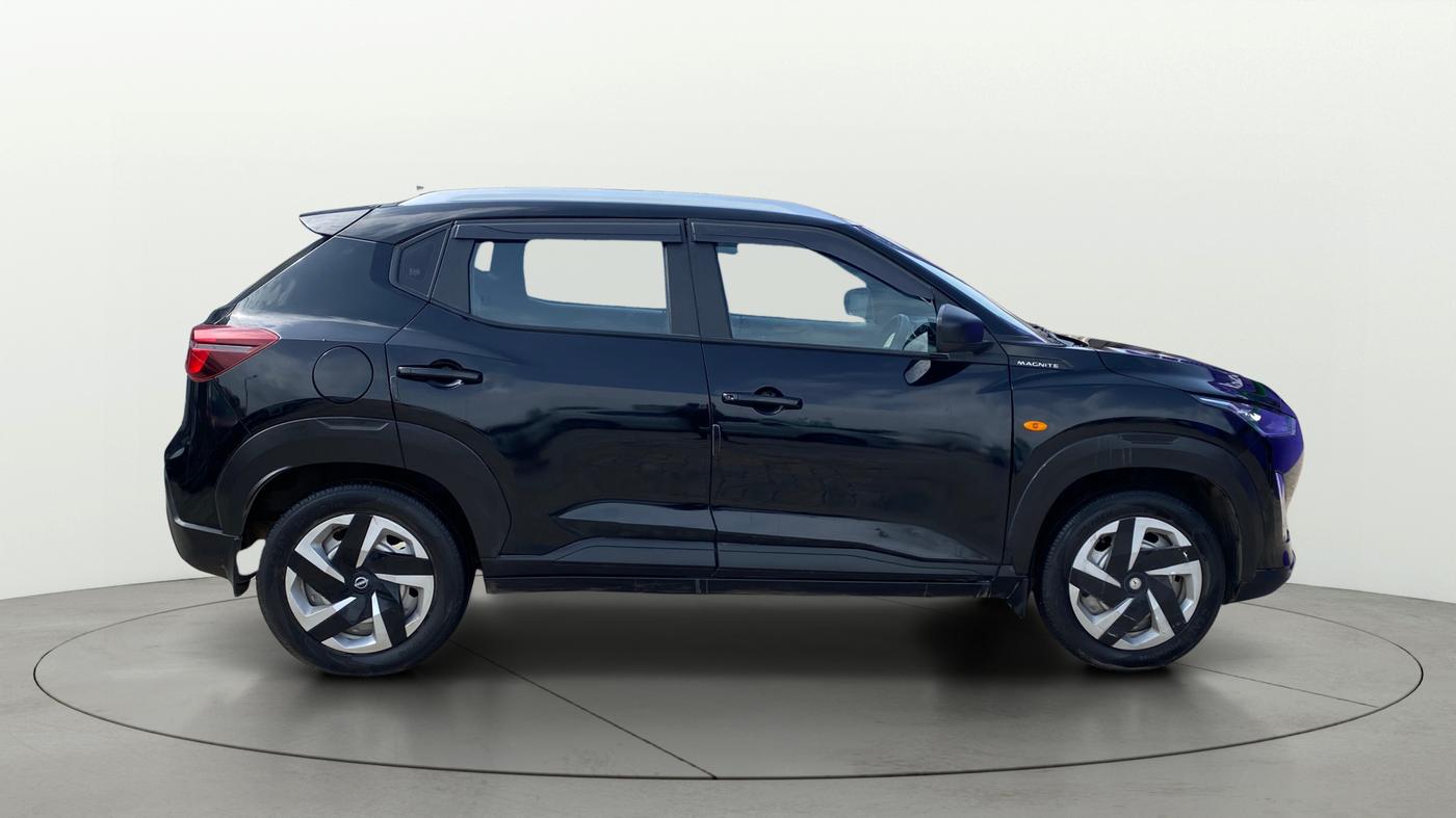 2024 Nissan MAGNITE XE, CNG, Manual, 69,436 km, Right Side View