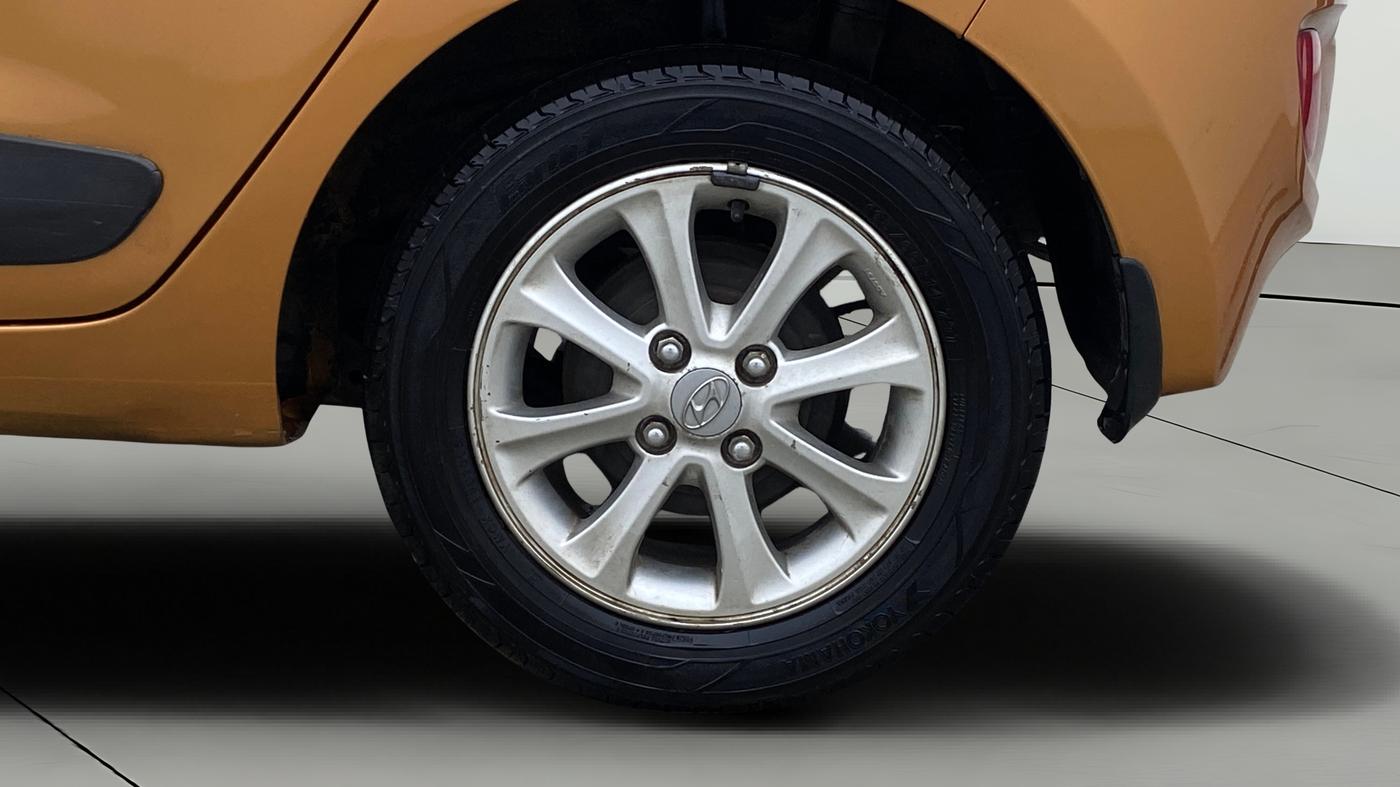 2016 Hyundai Grand i10 ASTA AT 1.2 KAPPA VTVT, Petrol, Automatic, 41,952 km, Left Rear Wheel