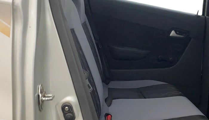 2016 Maruti Alto 800 LXI, Petrol, Manual, 1,09,996 km, Right Side Rear Door Cabin