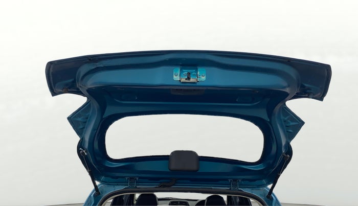 2022 Renault Kwid RXT 1.0 AMT, Petrol, Automatic, 18,072 km, Boot Door Open