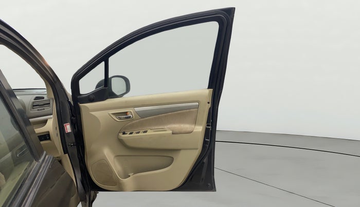 2012 Maruti Ertiga VXI, Petrol, Manual, 1,11,984 km, RHS Front Door