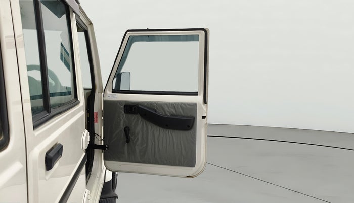 2022 Mahindra Bolero B4, Diesel, Manual, 54,380 km, RHS Front Door