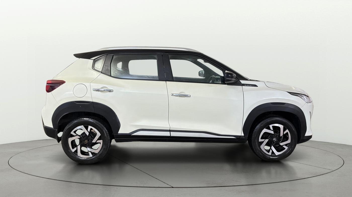 2022 Nissan MAGNITE XV MT, Petrol, Manual, 93,119 km, Right Side View