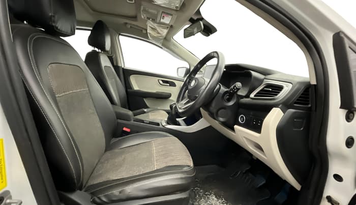 2024 Tata ALTROZ XZ PLUS SUNROOF CNG, CNG, Manual, 43,344 km, Right Side Front Door Cabin