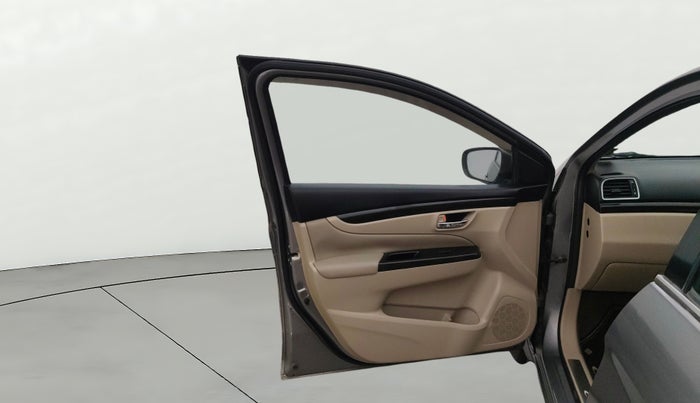 2015 Maruti Ciaz ZXI, Petrol, Manual, 1,09,702 km, LHS Front Door