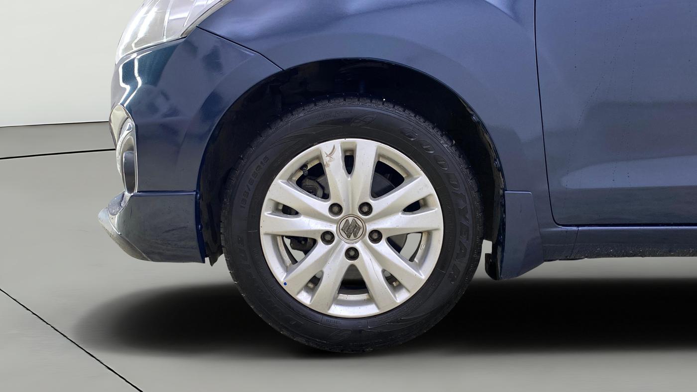 2017 Maruti Ertiga ZXI+, Petrol, Manual, 1,09,563 km, Left Front Wheel
