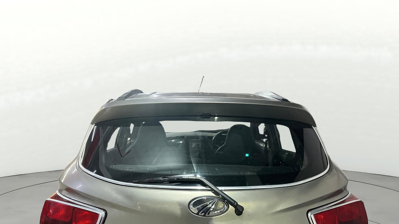 2017 Mahindra Kuv100 K6 PLUS 6 STR, Petrol, Manual, 40,077 km, Rear Windshield