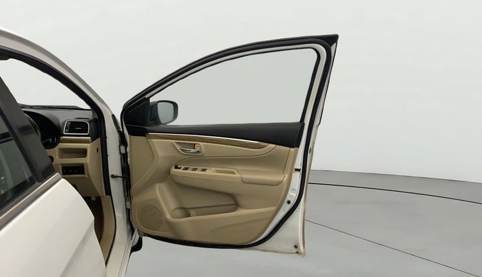 2018 Maruti Ciaz ALPHA  AT 1.5 SHVS PETROL, Petrol, Automatic, 60,510 km, RHS Front Door