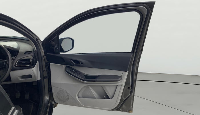 2024 Tata Tiago XT PETROL, Petrol, Manual, 15,398 km, RHS Front Door
