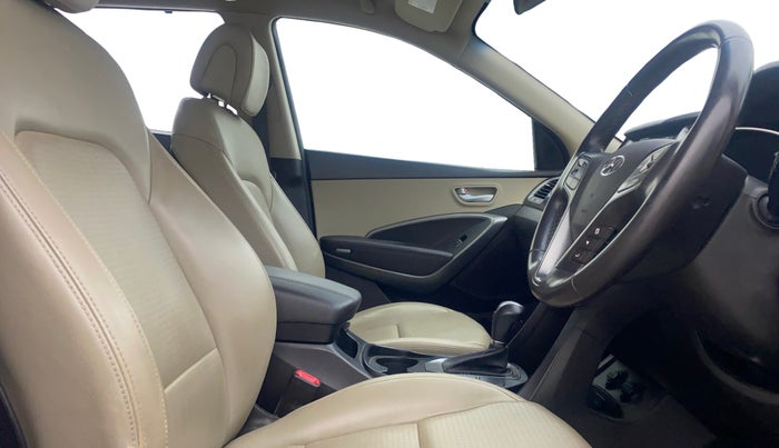 2015 Hyundai Santa Fe 4 WD AT, Diesel, Automatic, 81,011 km, Right Side Front Door Cabin