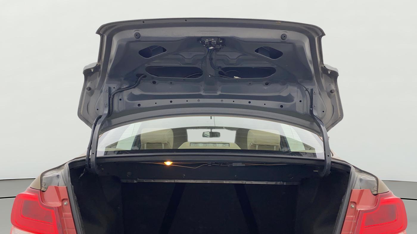 2018 Maruti Dzire ZXI, Petrol, Manual, 97,304 km, Boot Door Open