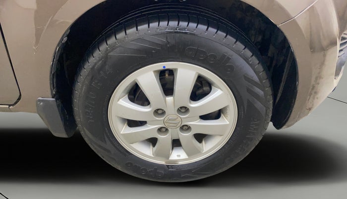 2014 Maruti Ritz ZXI, Petrol, Manual, 52,114 km, Right Front Wheel