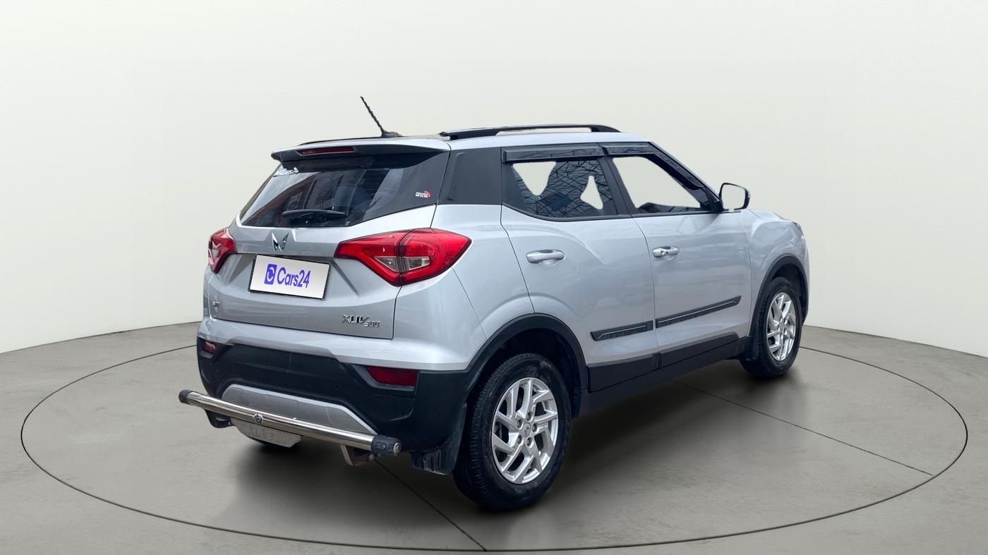 2022 Mahindra XUV300 W8 1.2 PETROL, Petrol, Manual, 15,635 km, Right Back Diagonal
