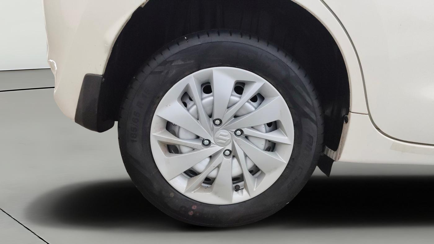 2025 Maruti Baleno SIGMA PETROL 1.2, Petrol, Manual, 2,013 km, Right Rear Wheel