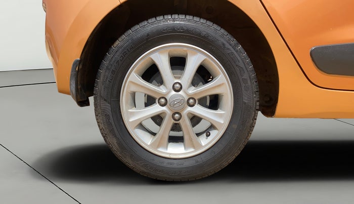 2015 Hyundai Grand i10 ASTA AT 1.2 KAPPA VTVT, Petrol, Automatic, 56,860 km, Right Rear Wheel