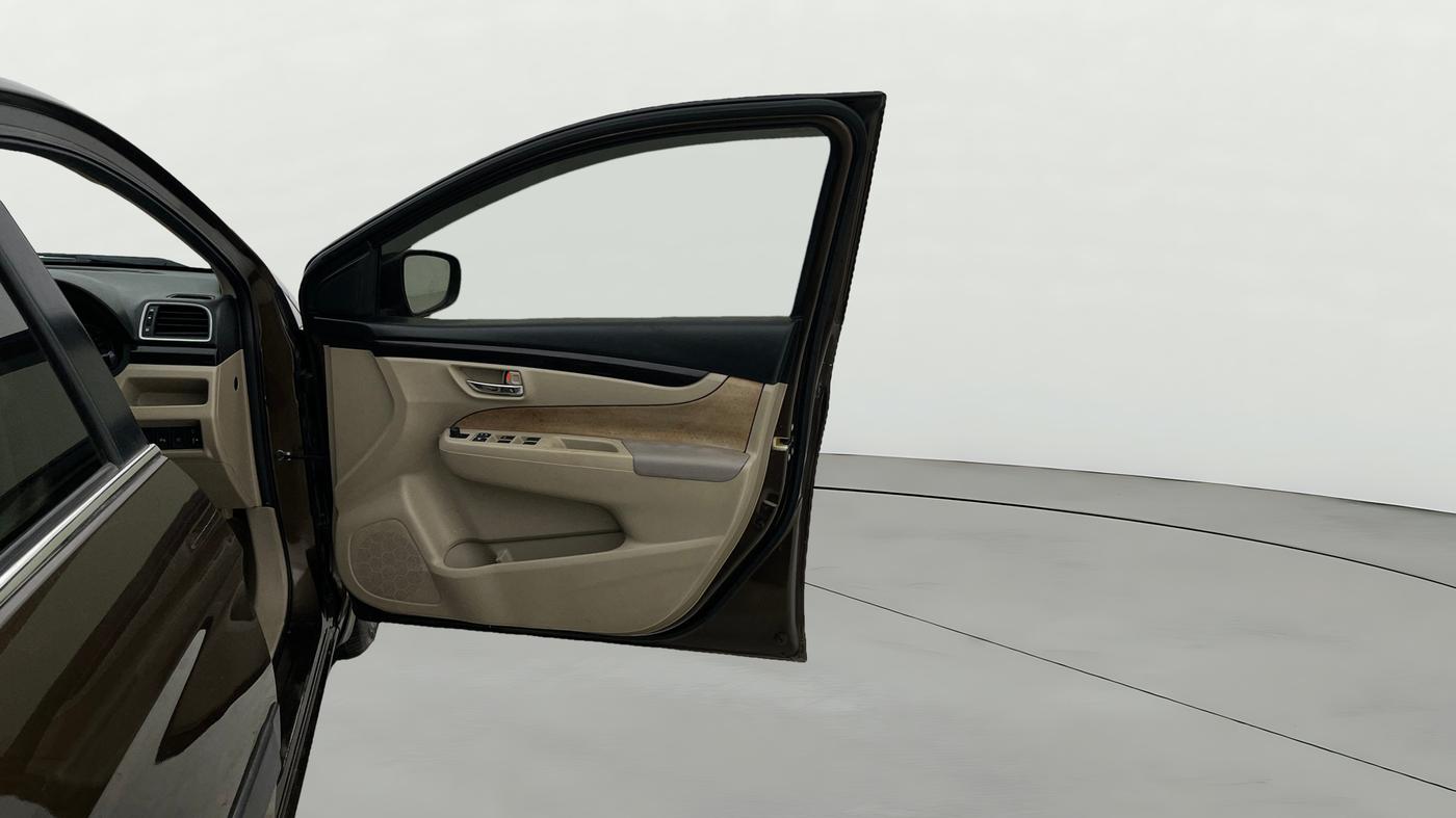 2016 Maruti Ciaz VXI+, Petrol, Manual, 61,684 km, RHS Front Door