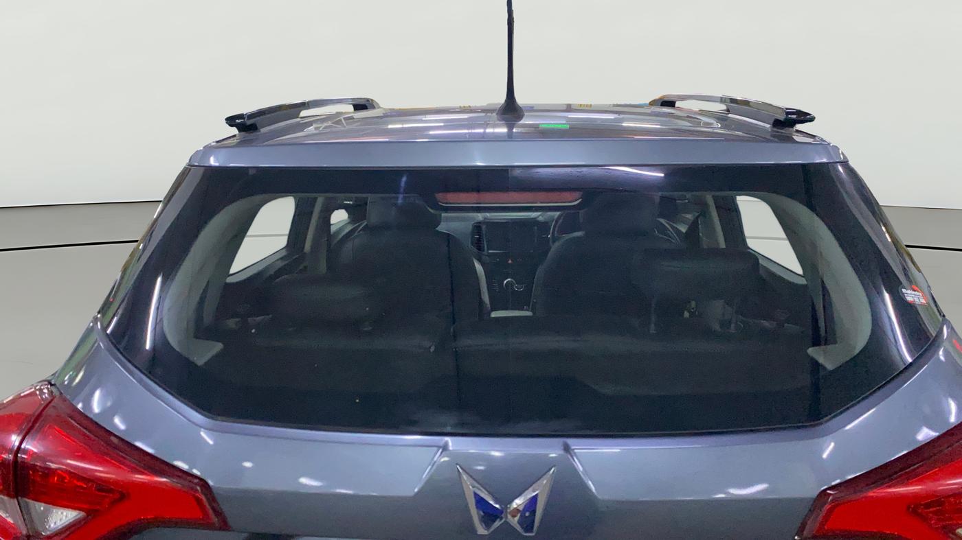 2023 Mahindra XUV300 W6 1.2 PETROL, Petrol, Manual, 41,020 km, Rear Windshield