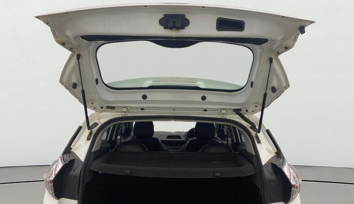 2023 Tata NEXON XM SUNROOF DIESEL, Diesel, Manual, 1,22,287 km, Boot Door Open