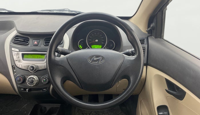 2016 Hyundai Eon MAGNA +, Petrol, Manual, 69,870 km, Steering Wheel Close Up